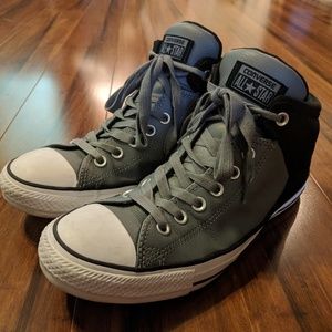 Like new Converse Mens 9 Womens 11